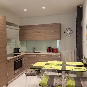 https://laura-white-tower-apartment.hotels-of-thessaloniki.com